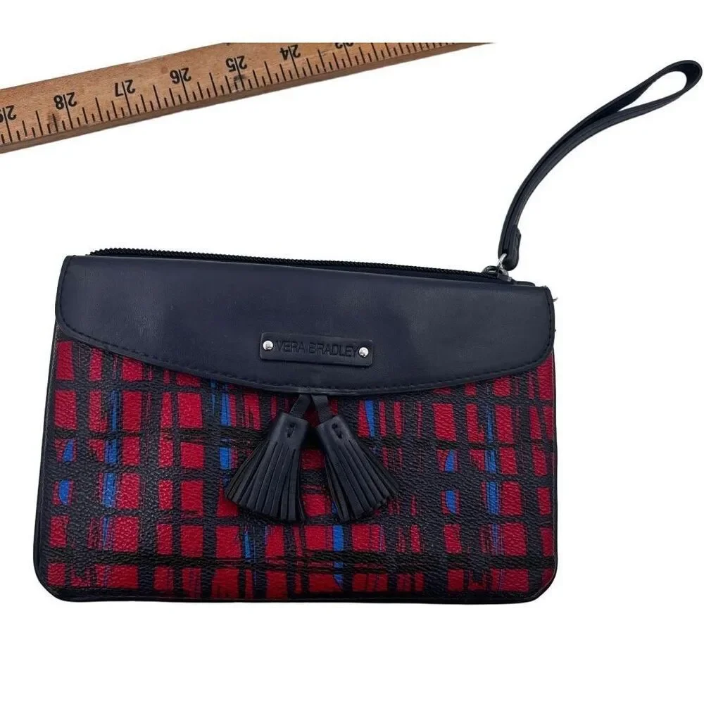Vera Bradley wristlet front magnetic closure 3 credit card pocket